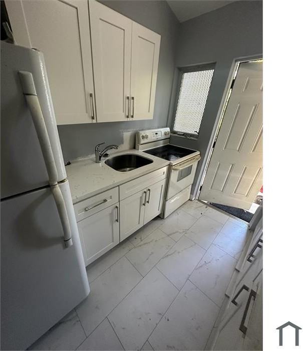 844 Nw 12th Ter #2 - Photo 5 of 7