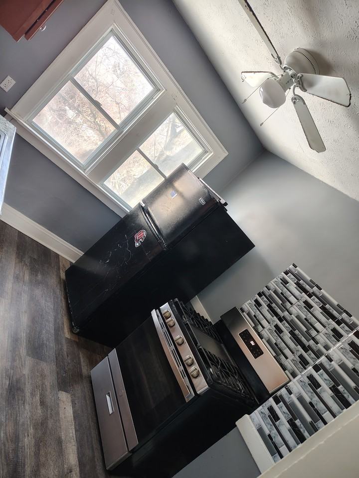 707 E 124th St #707UP - Photo 4 of 8