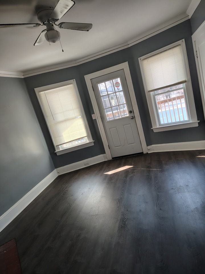 707 E 124th St #707UP - Photo 6 of 8