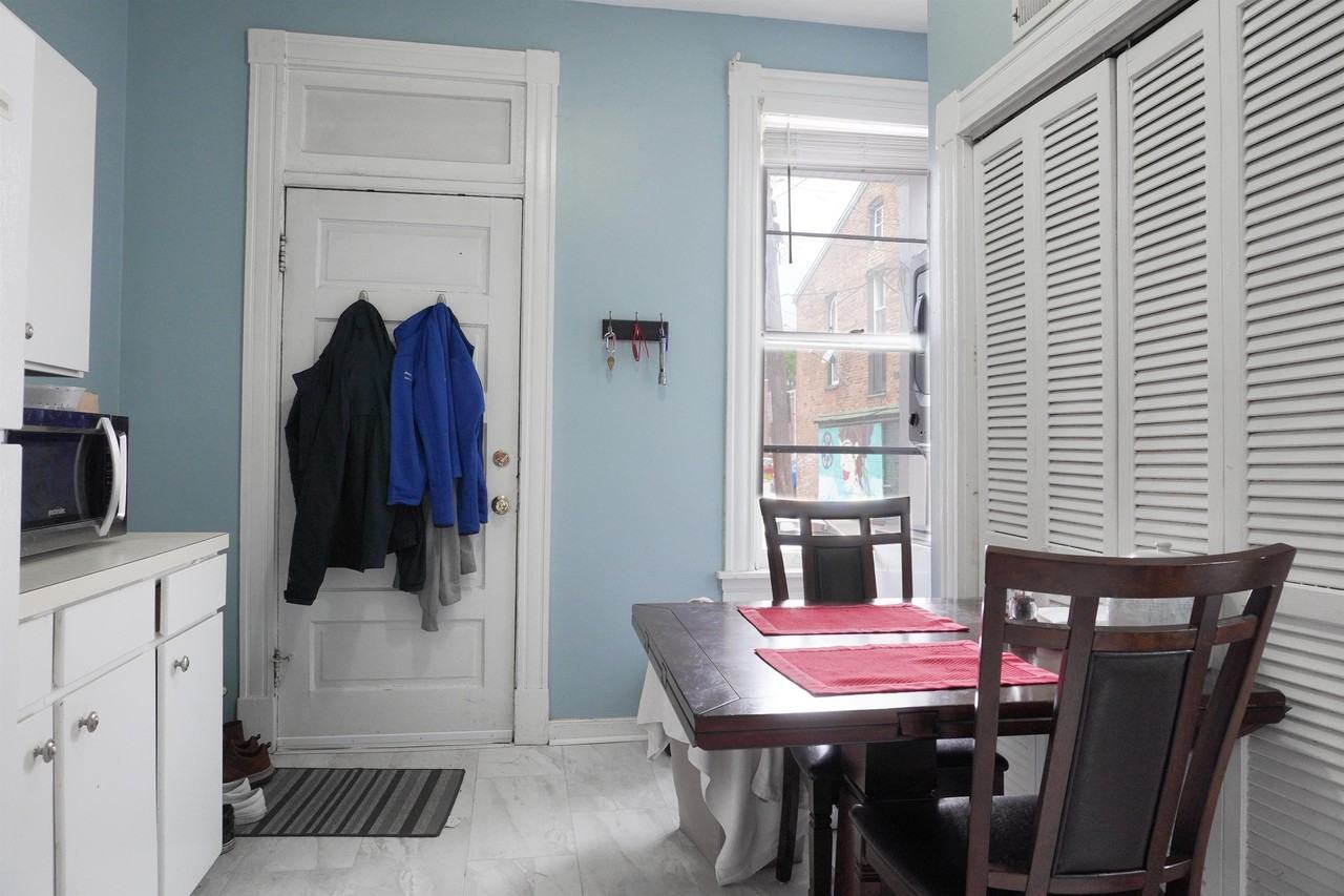 22 S Davis Ave #1 - Photo 5 of 15