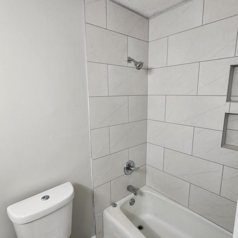 4765 Covington Pike - Photo 3 of 19