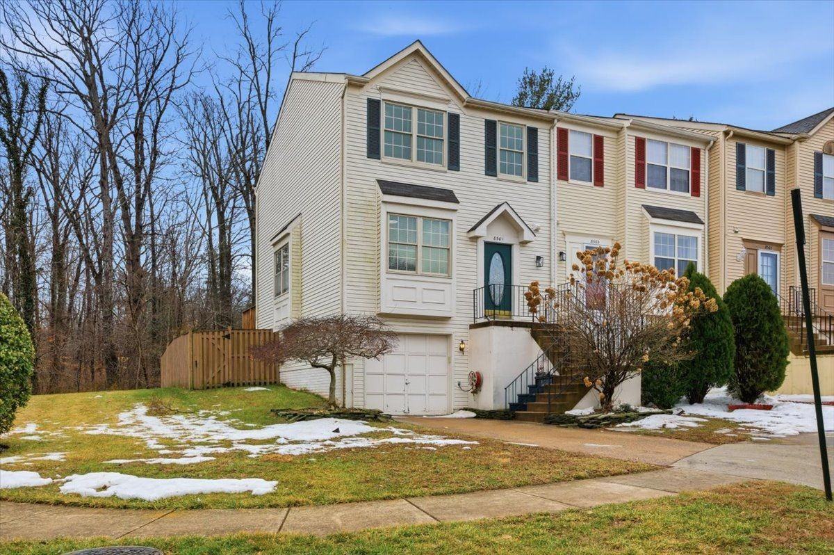 8501 Charnwood Ct - Photo 3 of 16