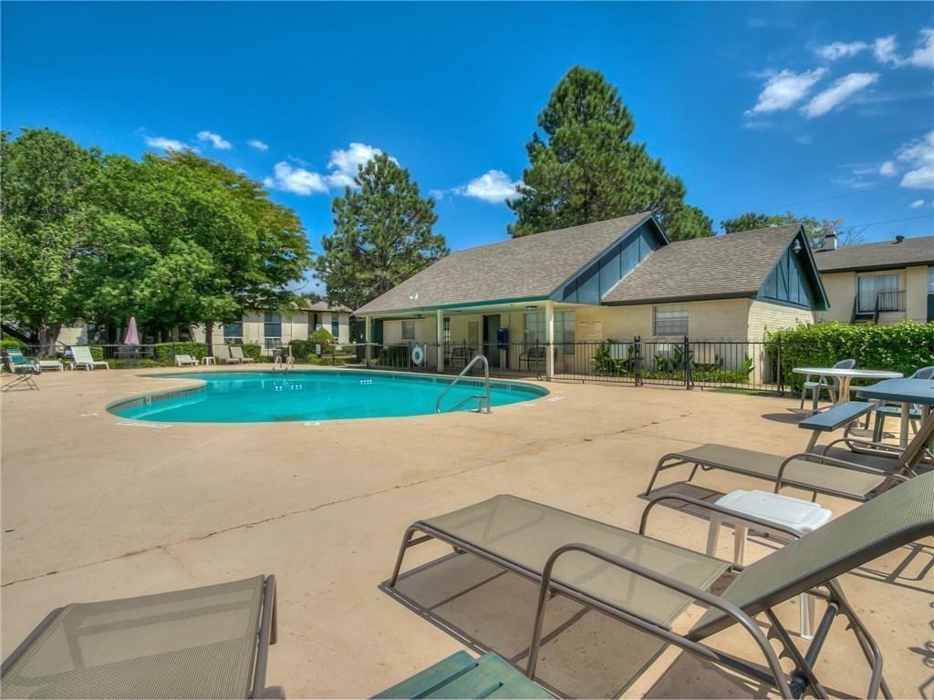 1703 E Lindsey St - Photo 2 of 44