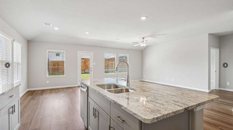 2120 Rannoch St - Photo 4 of 20