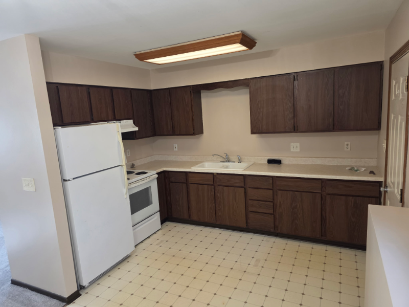 303 E Mondamin St #2 - Photo 4 of 5