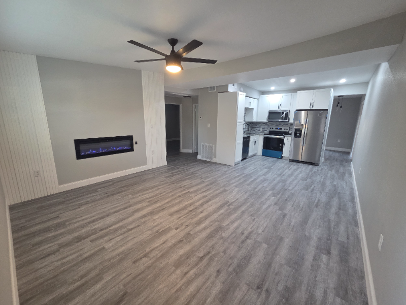 2410 11th St - Photo 2 of 10