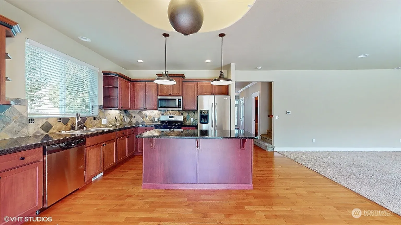 18204 123rd St E - Photo 2 of 20