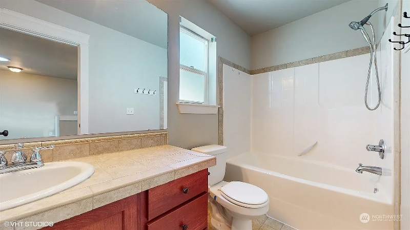 18204 123rd St E - Photo 3 of 20