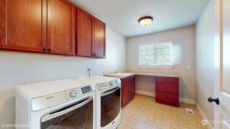 18204 123rd St E - Photo 7 of 20