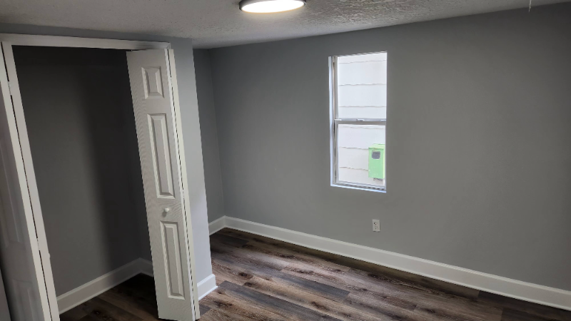 1246 Oakley St - Photo 4 of 11