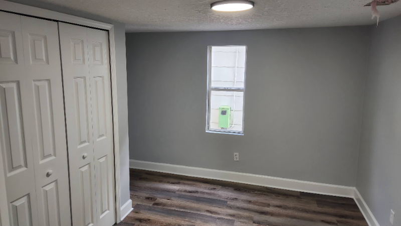 1246 Oakley St - Photo 5 of 11