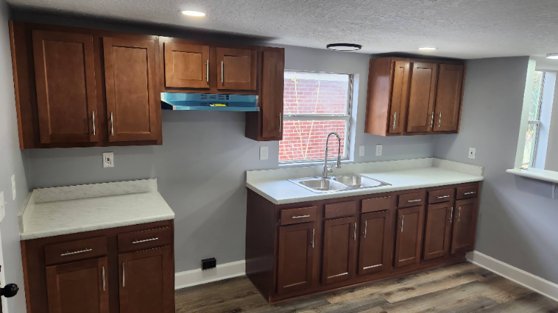 1246 Oakley St - Photo 6 of 11