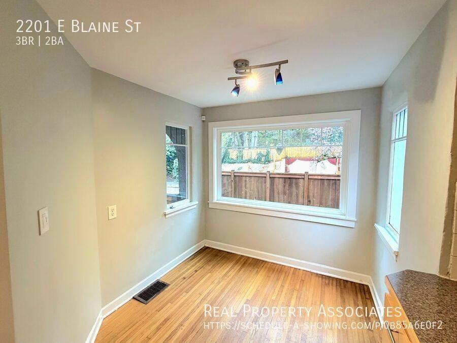 2201 E Blaine St - Photo 7 of 19