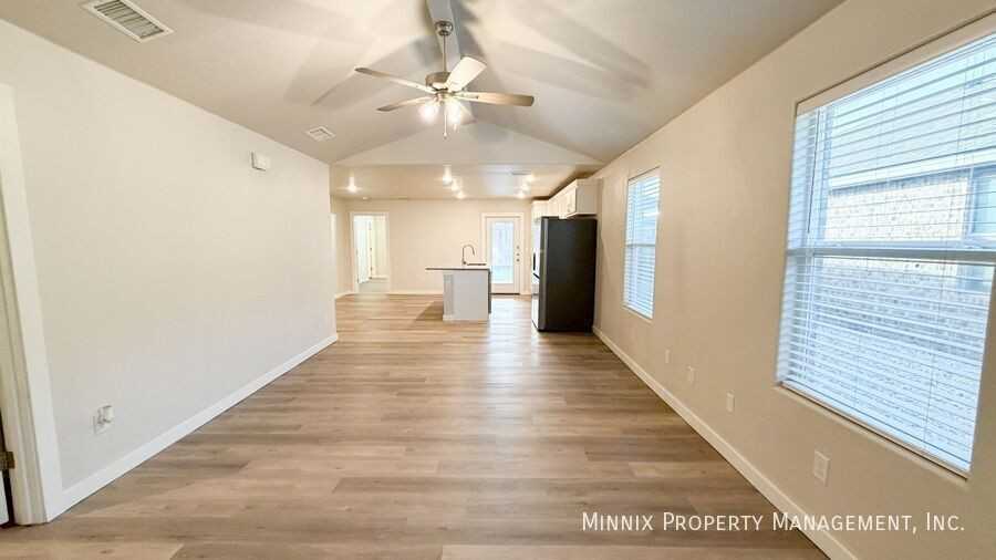 7708 Elm Ave - Photo 3 of 21