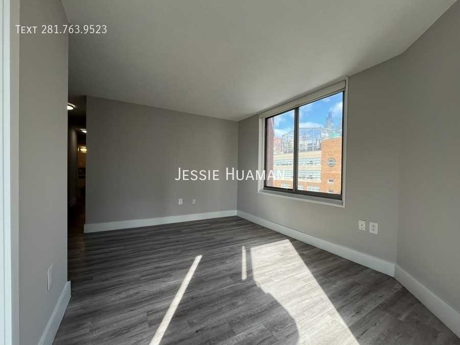 520 2nd Ave #C - Photo 4 of 9