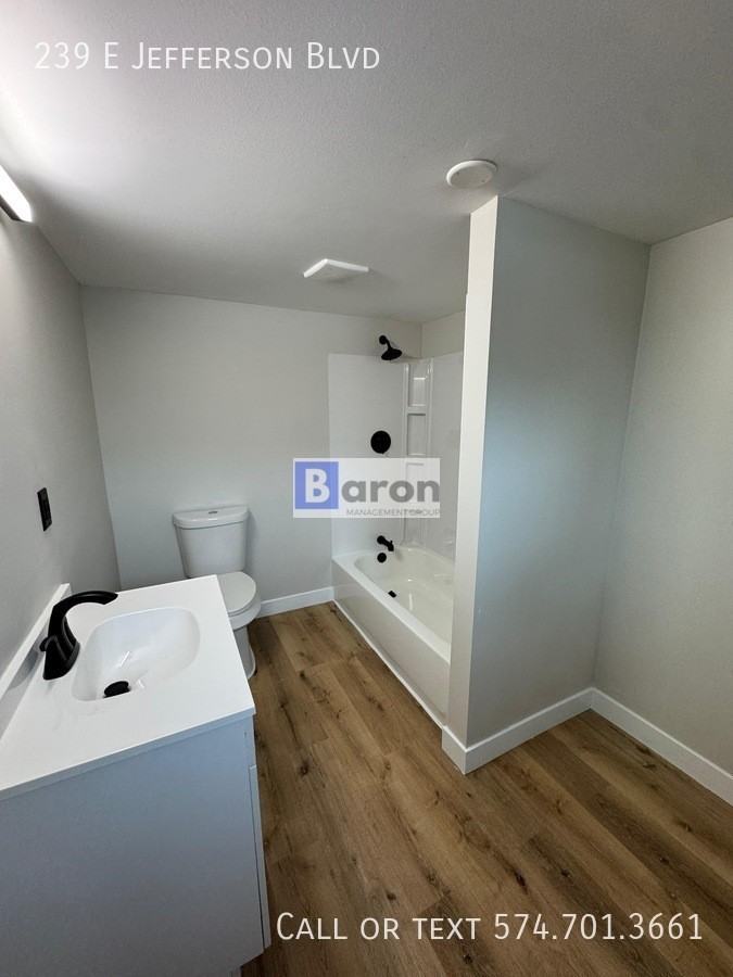 239 E Jefferson Blvd - Photo 5 of 14