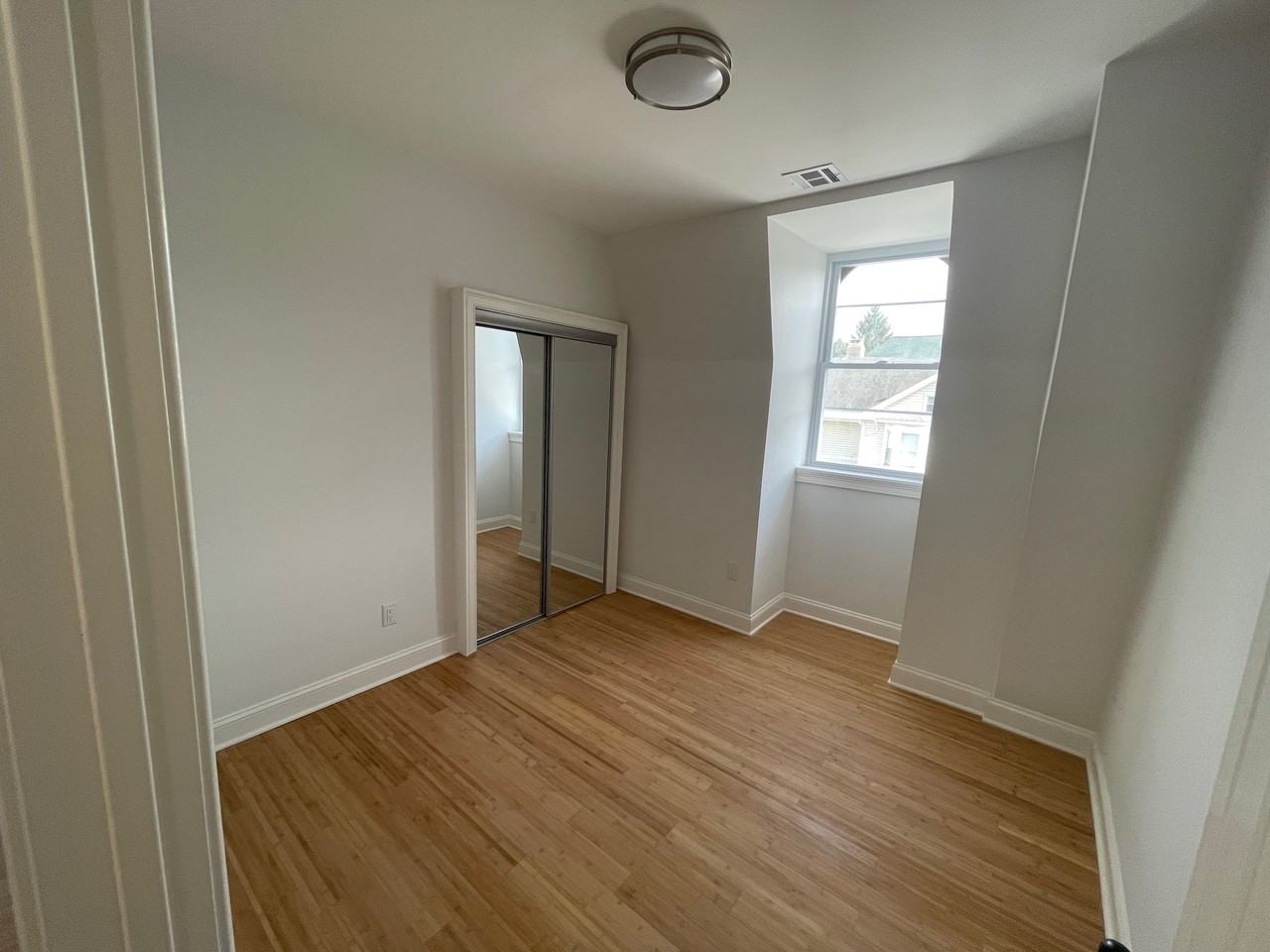 701 Main St #3 - Photo 4 of 8