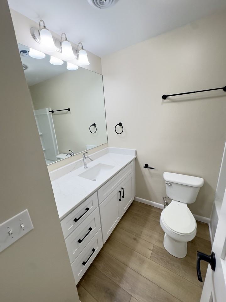 1309 Trade Sq W #9 - Photo 7 of 10