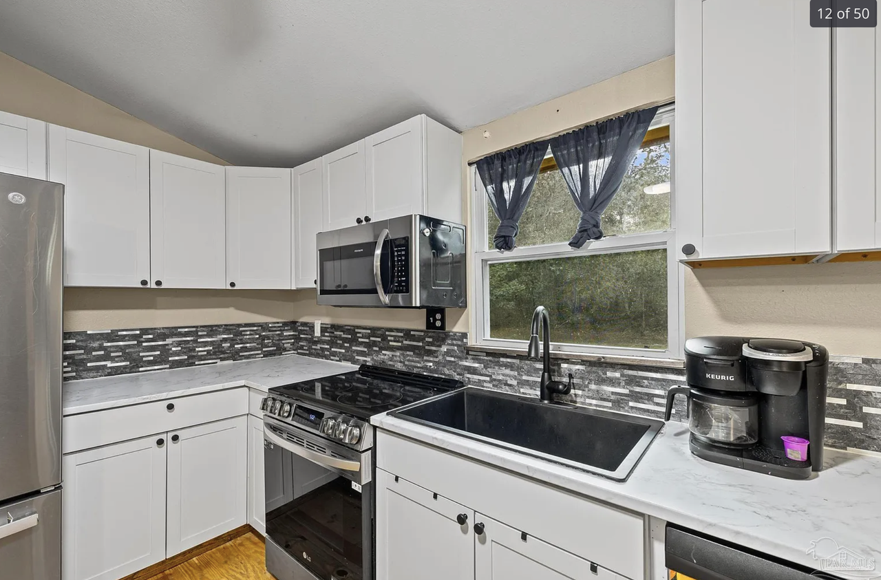 2989 N 5th Ave #NA - Photo 5 of 16