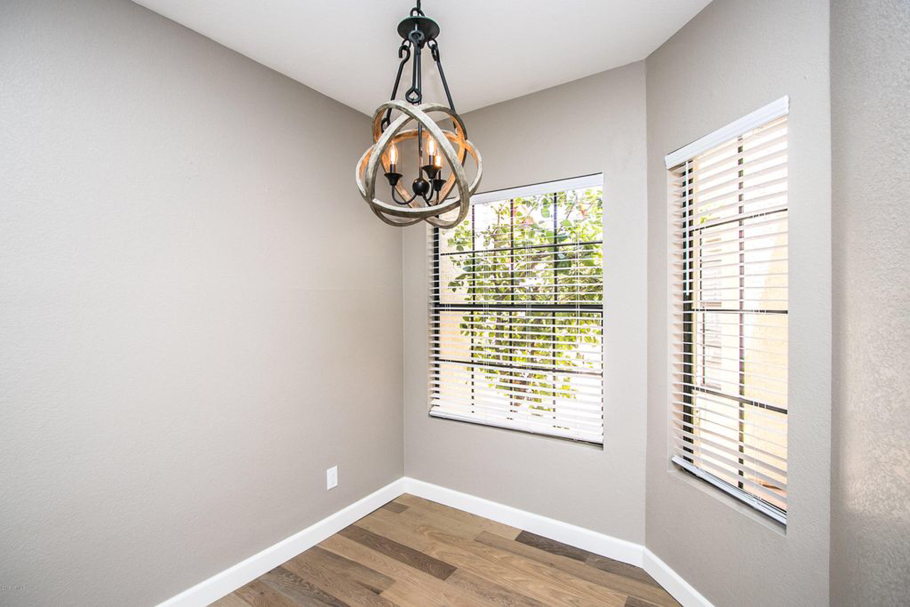 2312 W Comstock Dr #NA - Photo 2 of 11