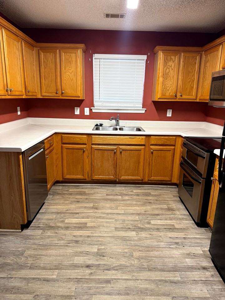 1925 Boatswain Dr #NA - Photo 6 of 12