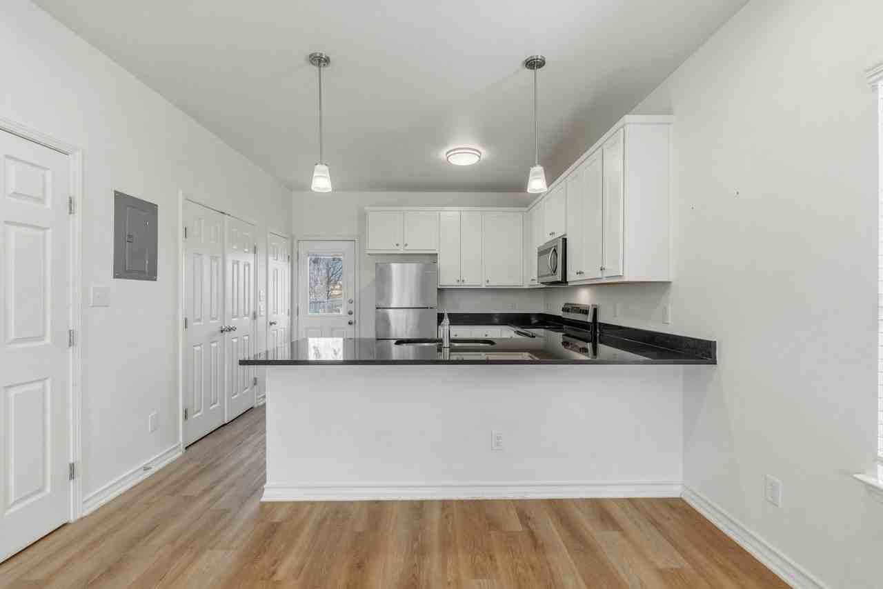 707 Runnels Avenue, Unit 102 - Photo 5 of 24