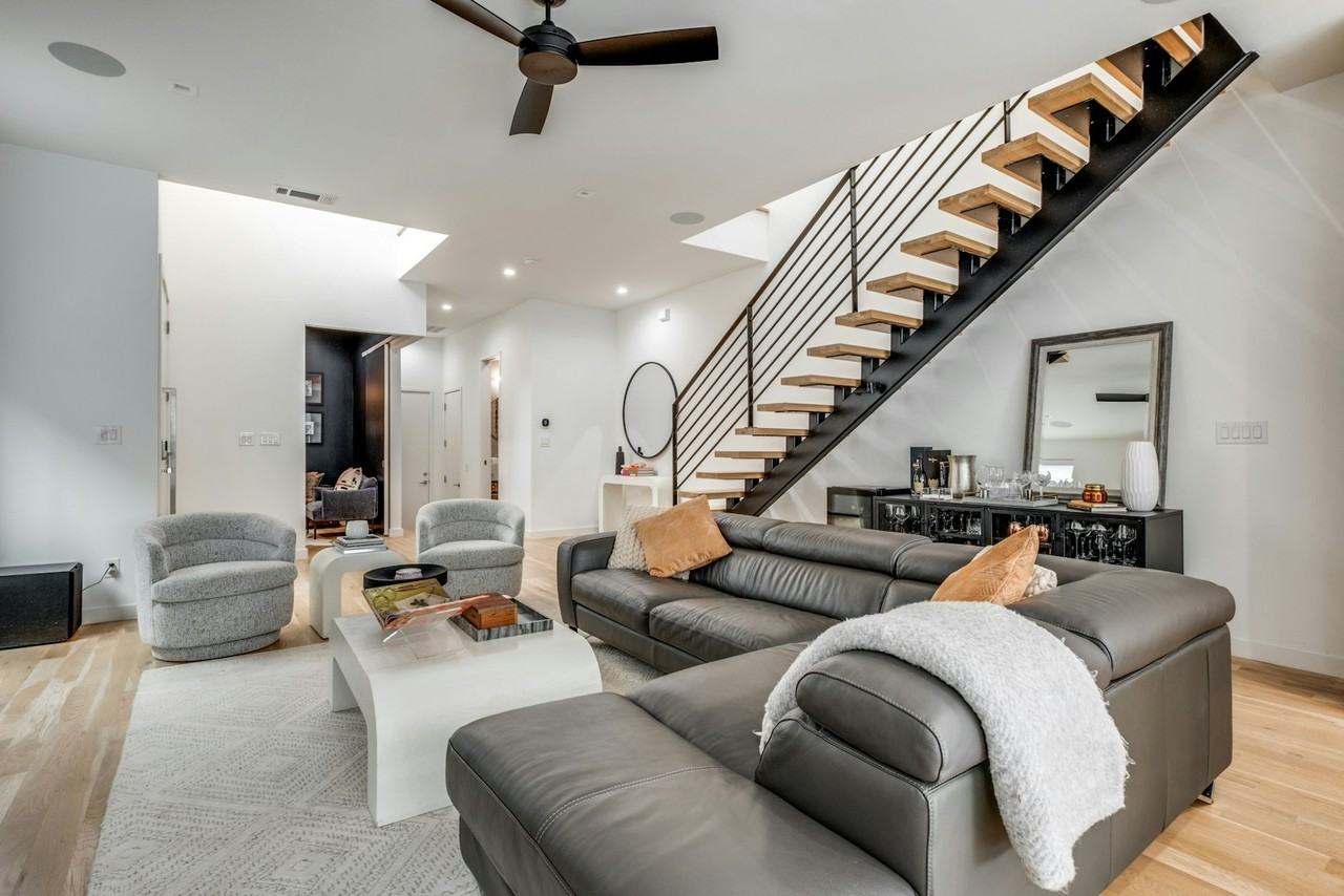 6113 Hudson Street - Photo 6 of 25