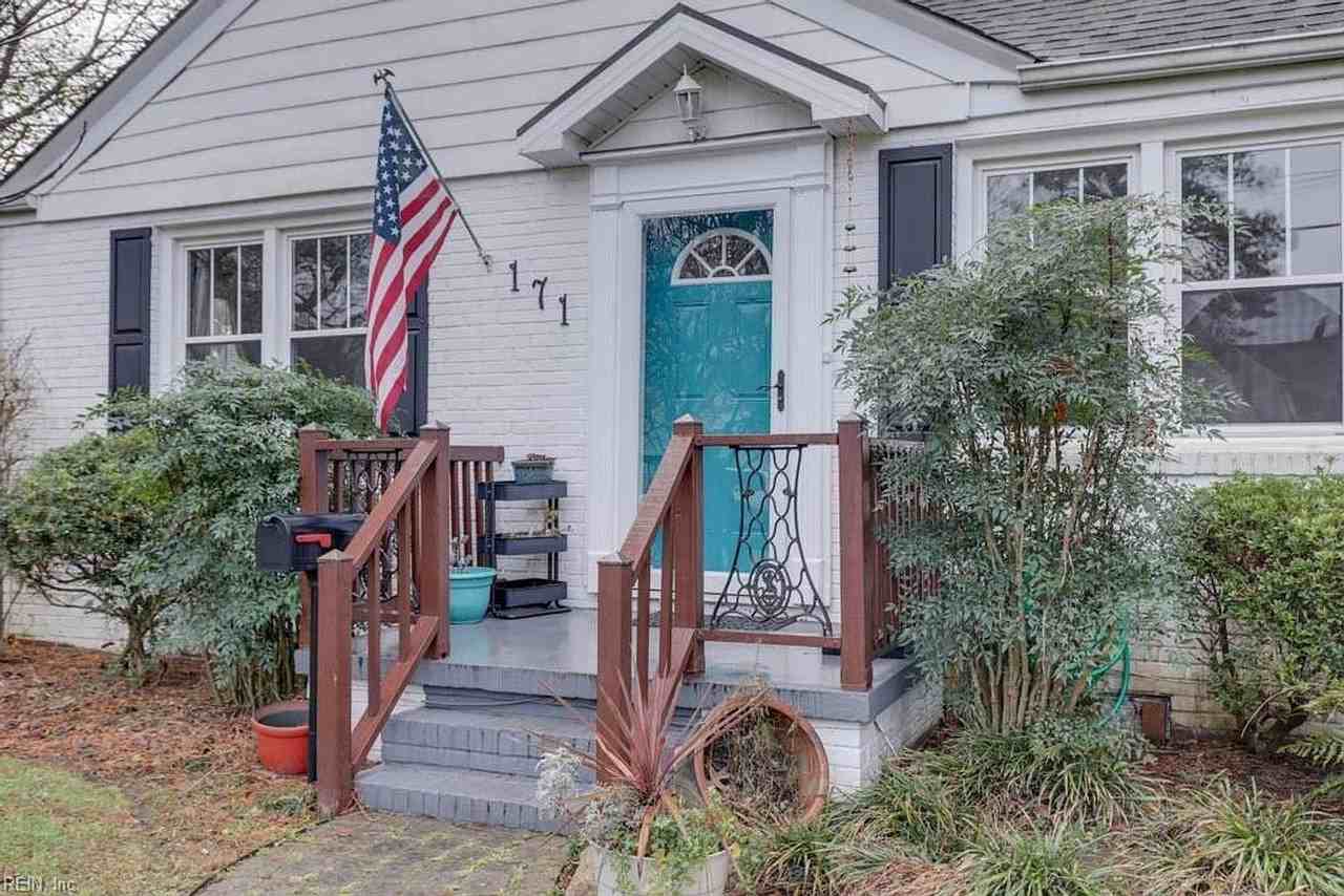 171 West Bay Avenue - Photo 3 of 25