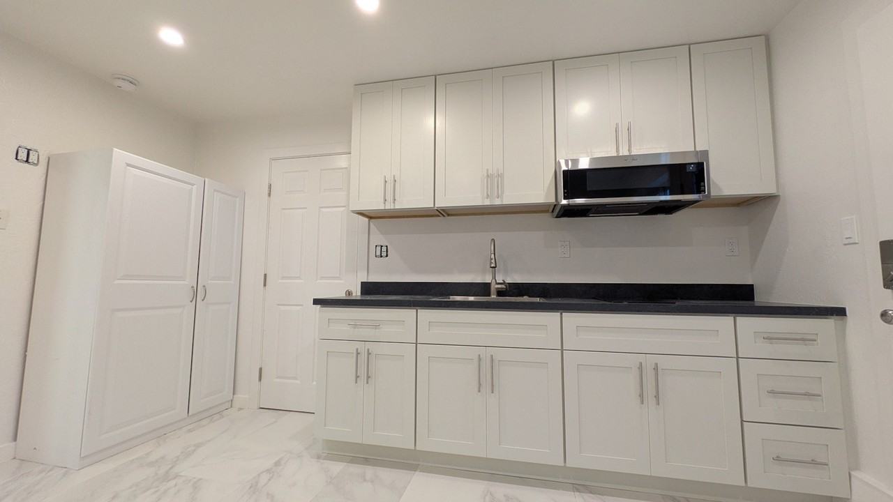 1726 Sequoia Avenue, Unit 7a - Photo 2 of 7