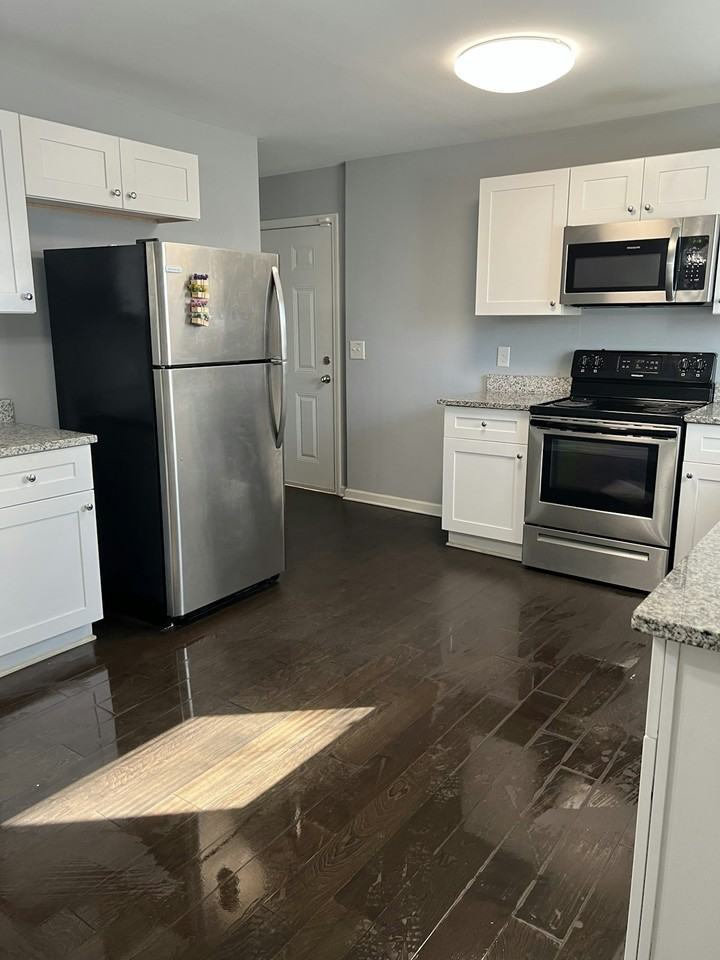 43 Finch Drive Southeast - Photo 3 of 17