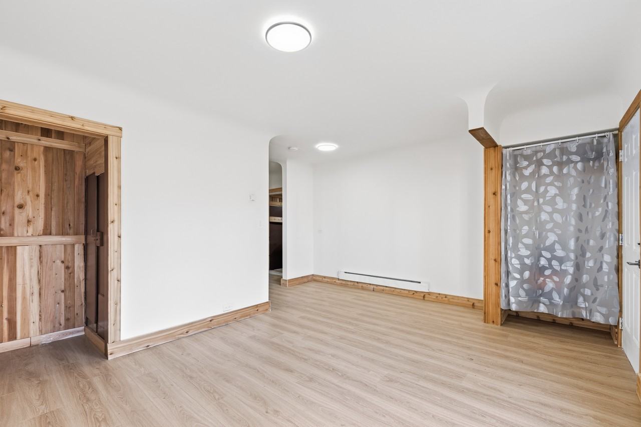 10420 139 Street - Photo 5 of 17