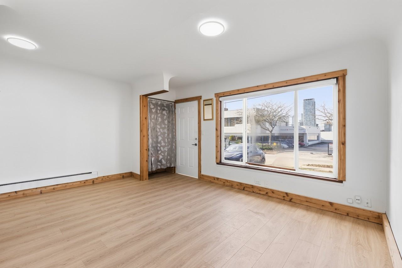 10420 139 Street - Photo 7 of 17