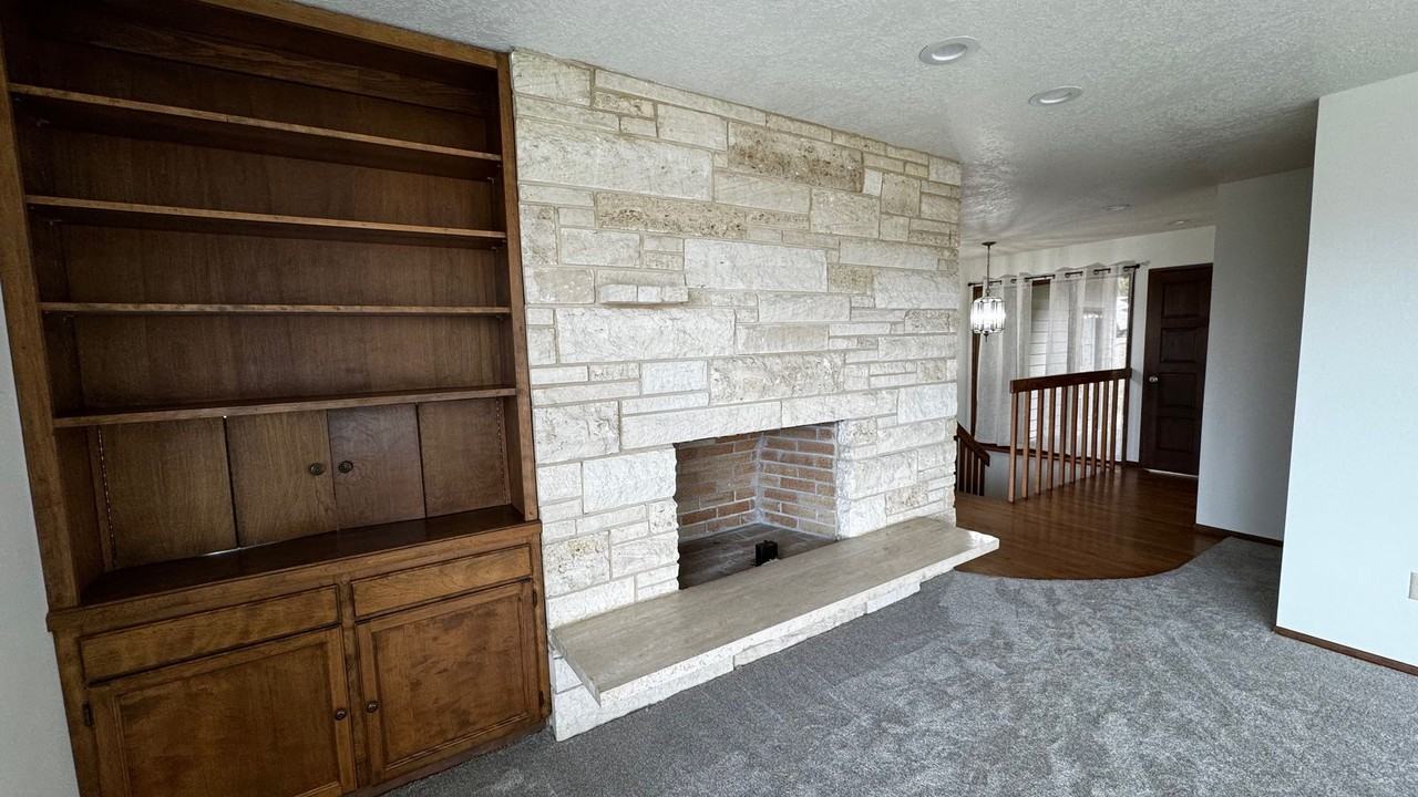 5755 Skyline Dr - Photo 5 of 37