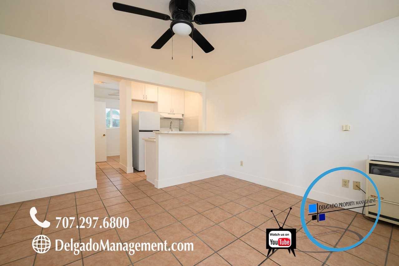 120 E I St Apt A - Photo 3 of 15