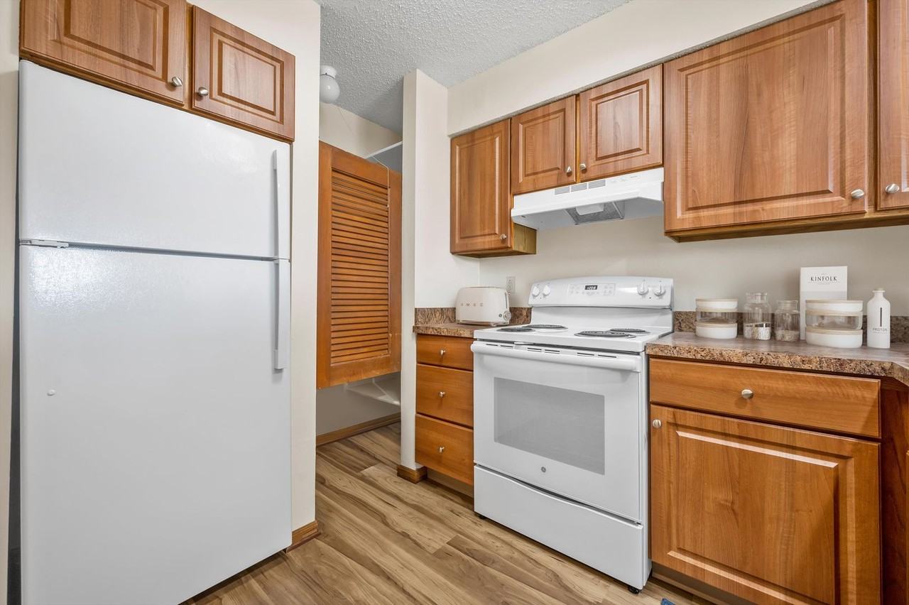 Foxtail Meadows Associates LLP - Photo 2 of 8