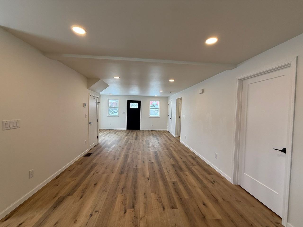 126 Franklin St W - Photo 4 of 25