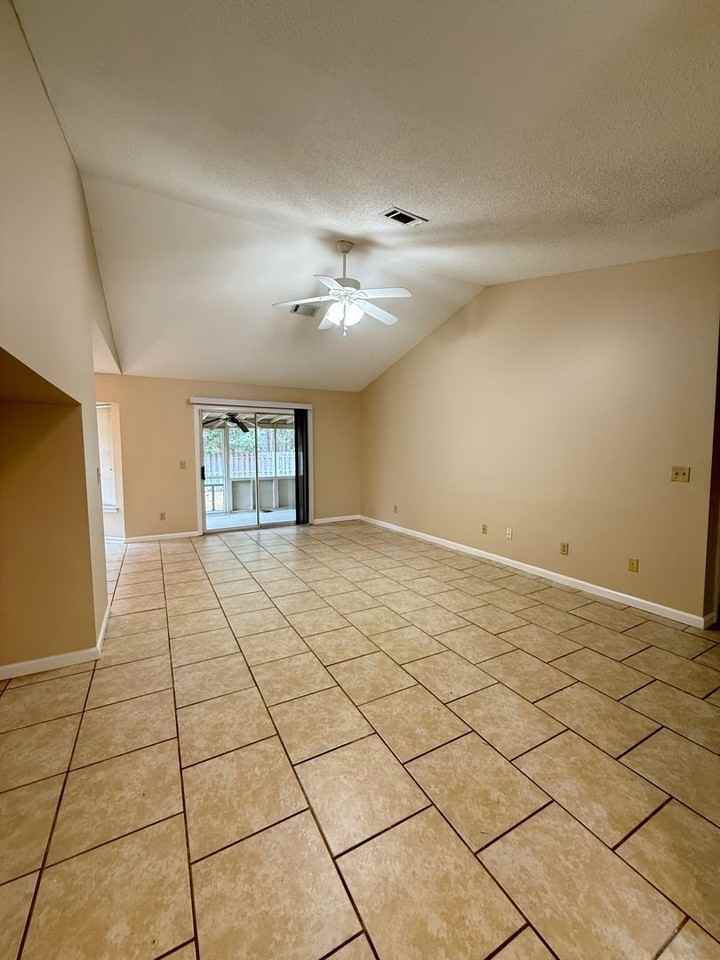 504 Woodbridge Rd - Photo 2 of 23