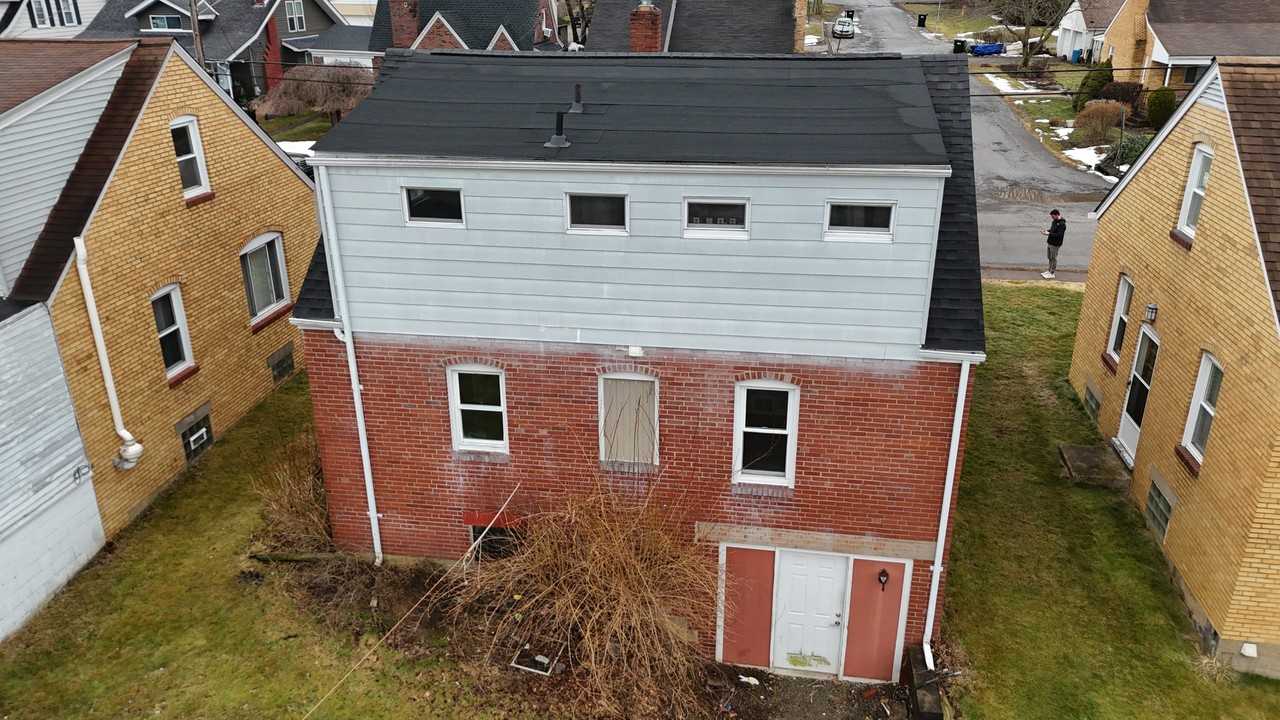 2102 Mclean St #1 - Photo 4 of 15