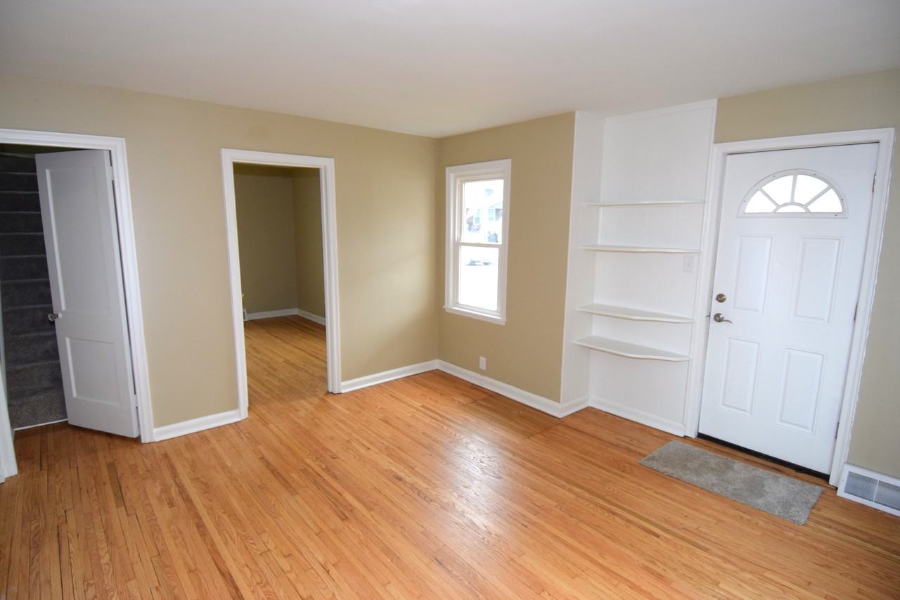 2102 Mclean St #1 - Photo 6 of 15