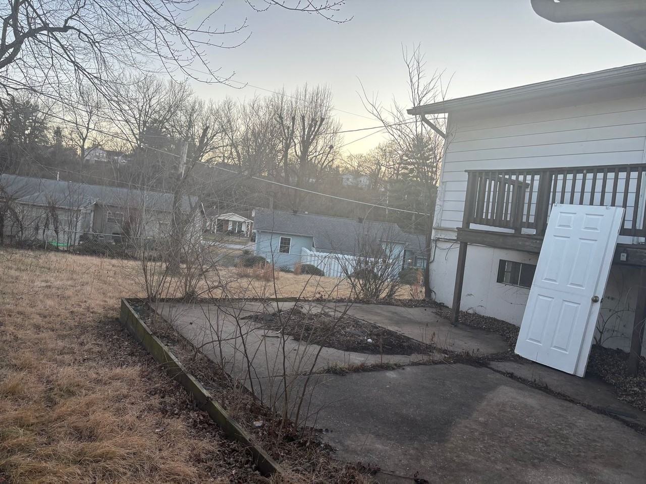 1224 Belgrove Dr - Photo 2 of 16