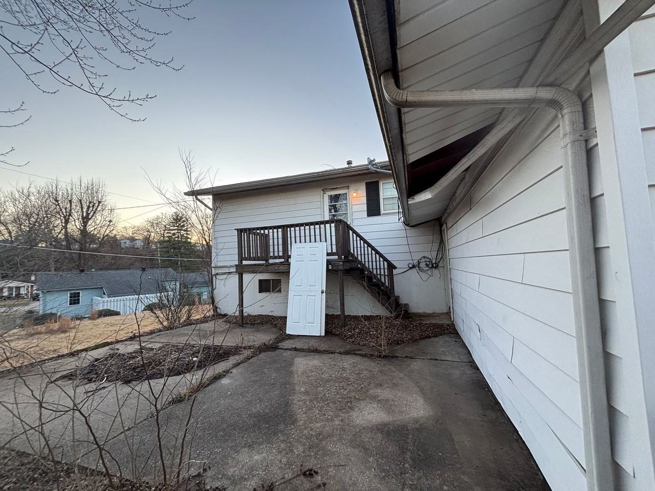 1224 Belgrove Dr - Photo 3 of 16