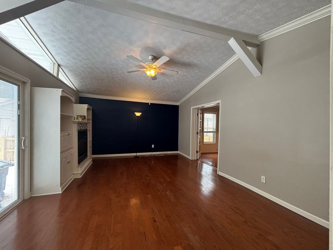 868 Iredell St - Photo 6 of 16