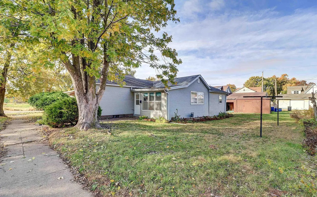 2002 Garfield St - Photo 2 of 5