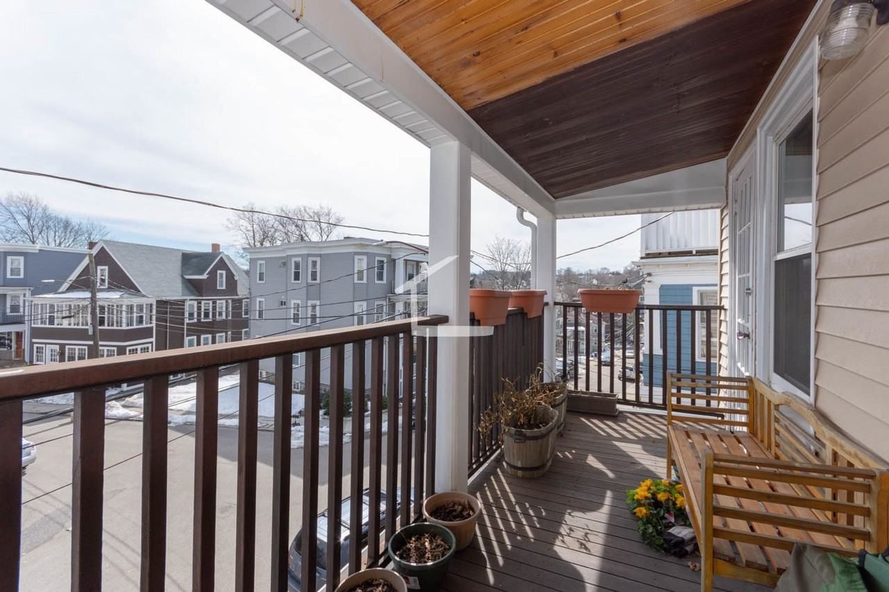 52 Atkins St - Photo 7 of 11