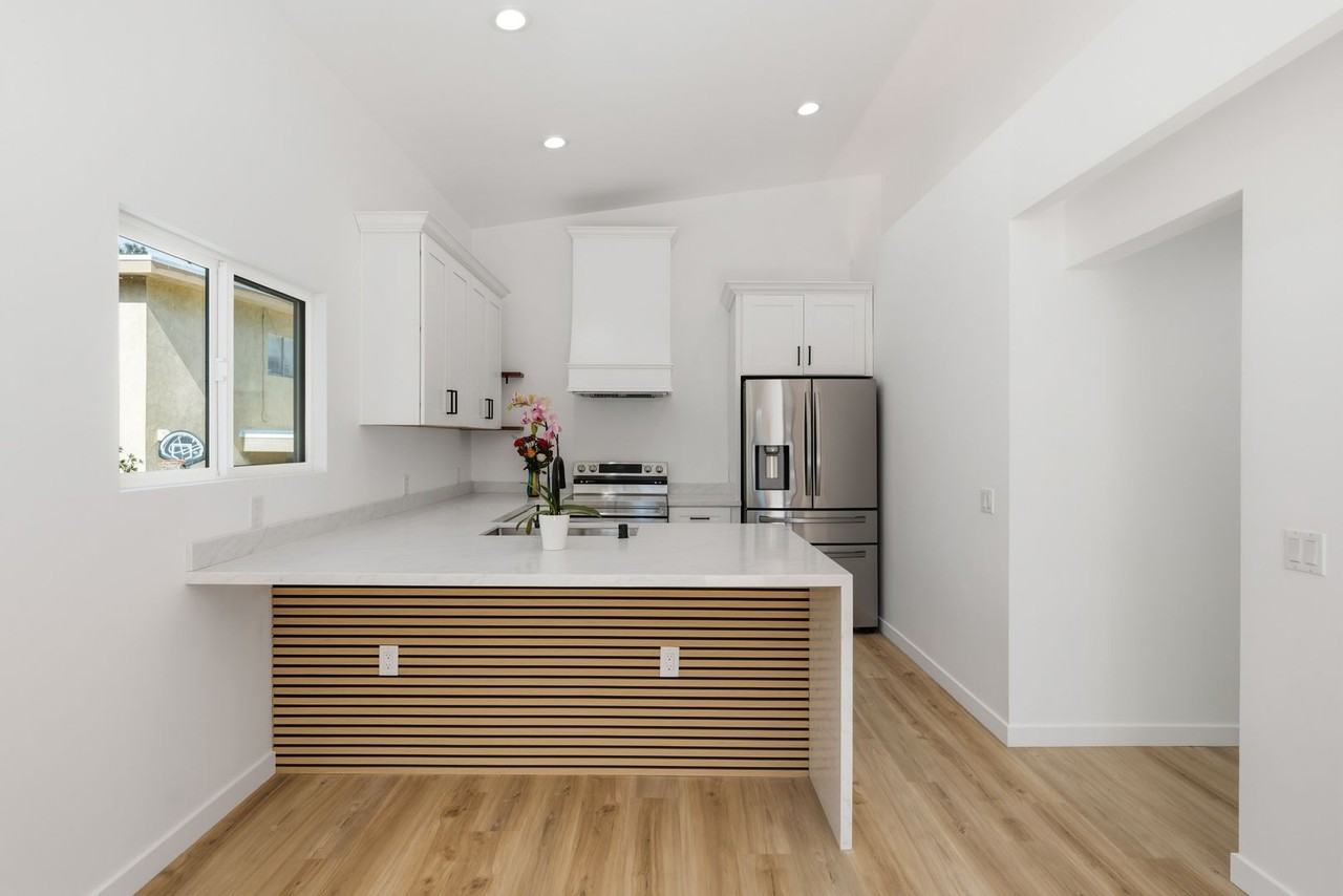 3684 Curlew St - Photo 3 of 12