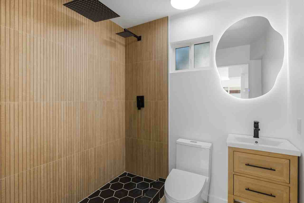 3684 Curlew St - Photo 4 of 12