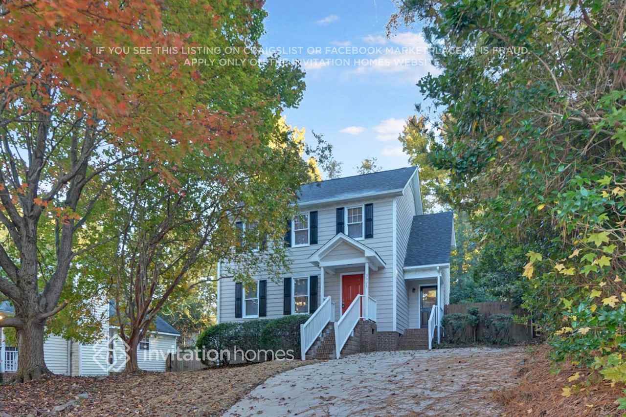 3925 Old Coach Rd - Photo 3 of 28