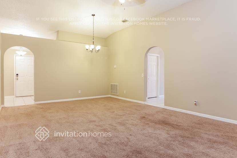 4508 Stable Dr - Photo 3 of 21