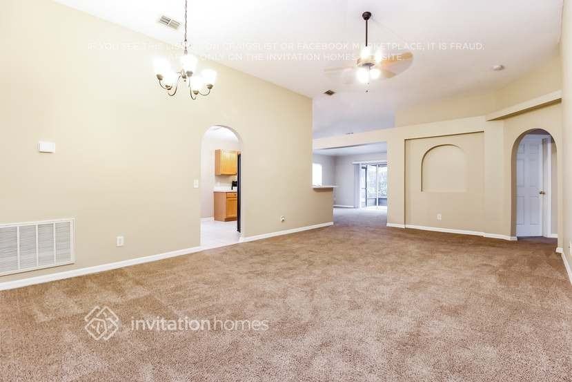 4508 Stable Dr - Photo 5 of 21