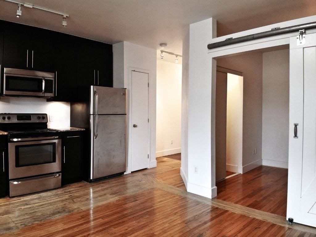 91 Ontario St S - Photo 7 of 11